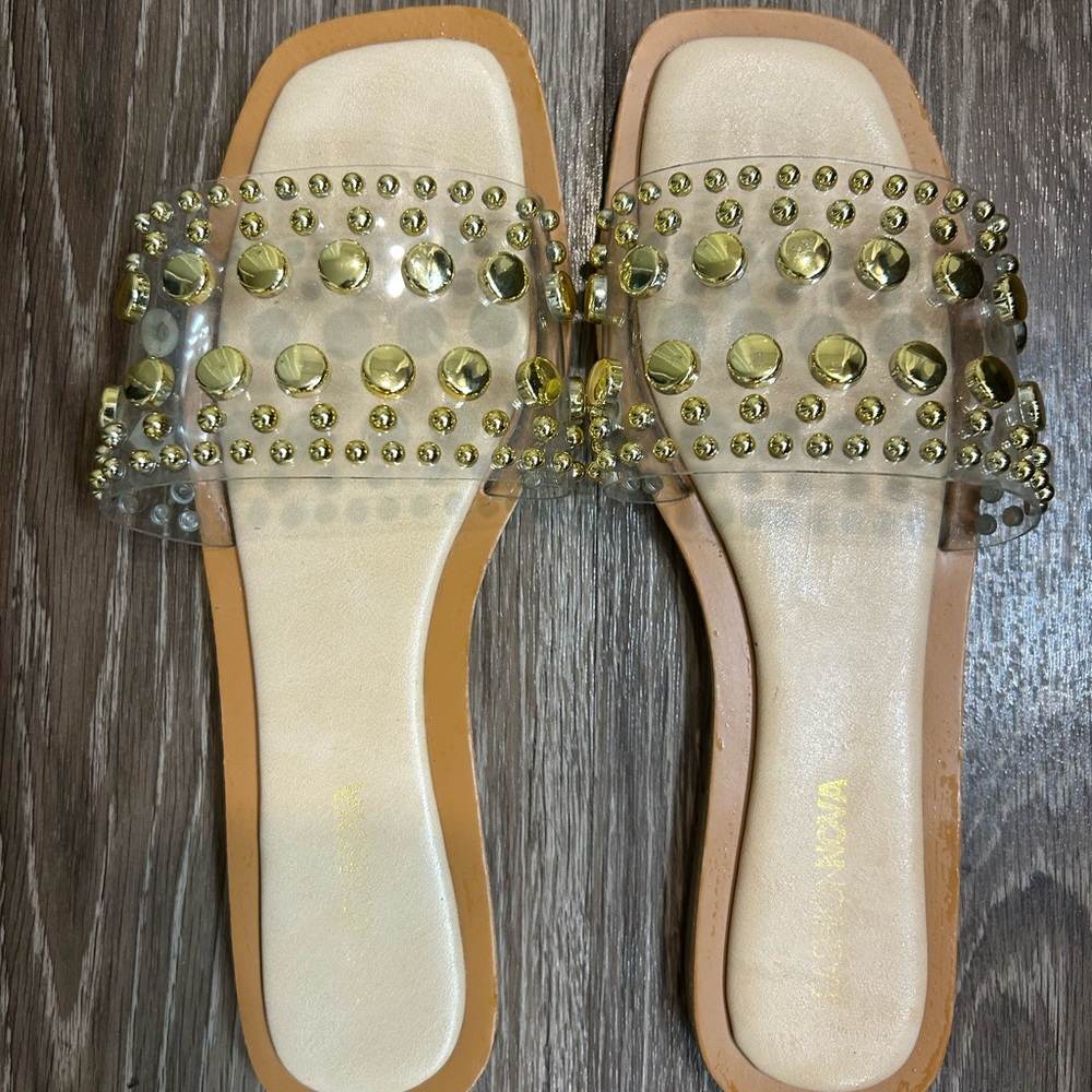 Clear, gold beaded sandals! ✨